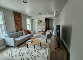 50-54 N Market St in Elizabethtown, PA - Building Photo