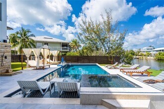 32 N Bounty Ln in Key Largo, FL - Foto de edificio - Building Photo