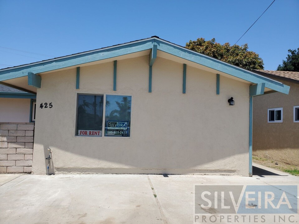 425 E Alvin Ave in Santa Maria, CA - Building Photo