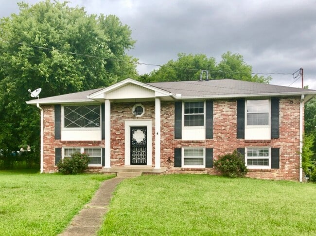 property at 180 Chippendale Dr