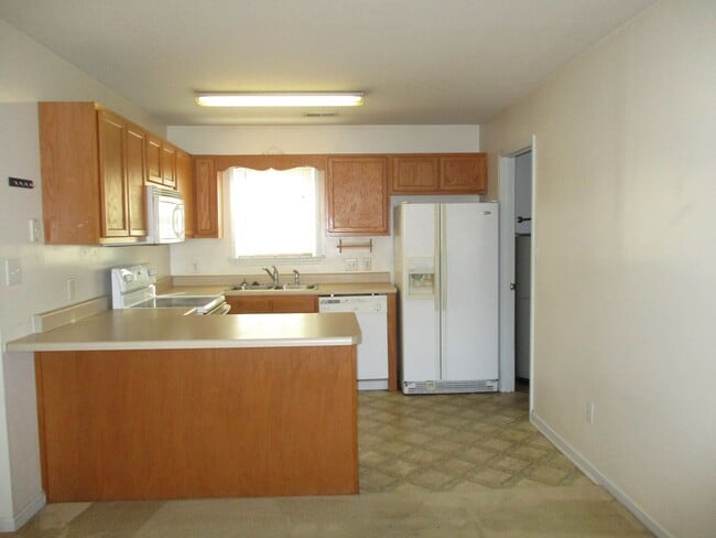 204 Slate Ct in Jacksonville, NC - Building Photo - Building Photo