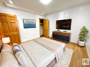 172 STREET, Unit 1 in Queens, NY - Building Photo - Building Photo