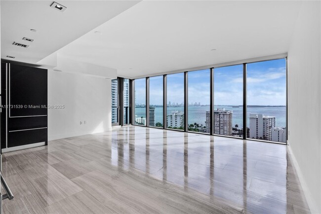 1451 Brickell Ave in Miami, FL - Building Photo - Building Photo