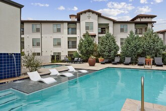 Ambrosio Apartments in Pflugerville, TX - Foto de edificio - Building Photo