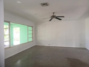 322 Vanderbilt Dr in Lake Worth Beach, FL - Building Photo - Building Photo