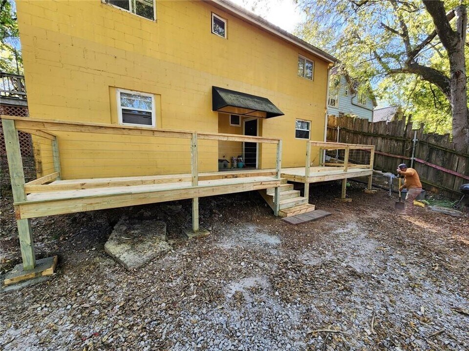 101 S W Ave in Fayetteville, AR - Building Photo