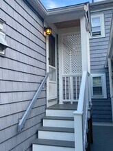 994 Union St, Unit Second Floor in Rockland, MA - Foto de edificio - Building Photo
