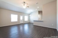 9212 Canyon Bnd in Converse, TX - Building Photo - Building Photo