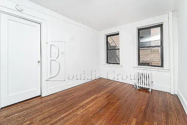 30-63-63 33rd St in Queens, NY - Building Photo - Building Photo