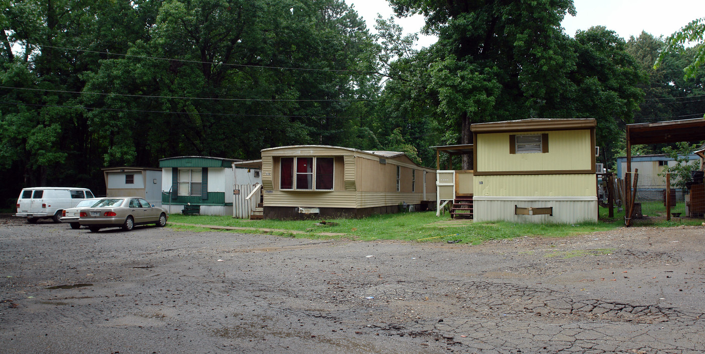 8706 Stanton Rd in Little Rock, AR - Foto de edificio