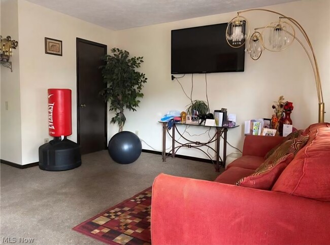 348 Cluster Ave, Unit 348 cluster