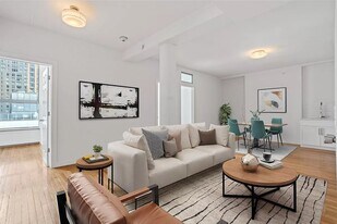 102 Fulton St in New York, NY - Building Photo