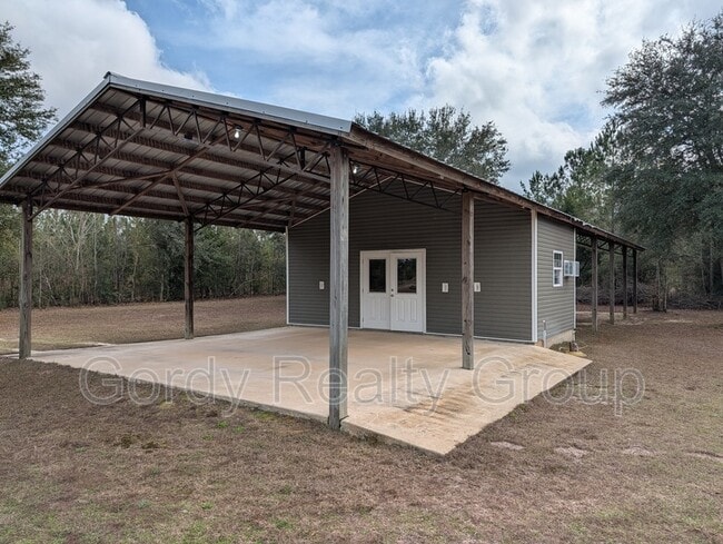 2863 Gardenview Rd in Alford, FL - Building Photo - Building Photo
