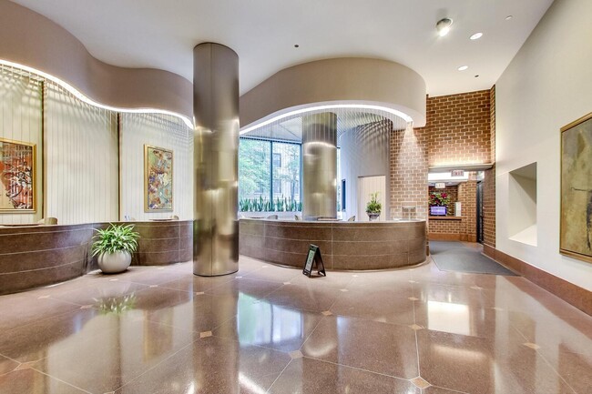 3660 N Lake Shore Dr in Chicago, IL - Building Photo - Building Photo