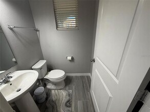 5151 Adelaide Dr in Kissimmee, FL - Building Photo - Building Photo