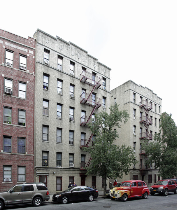 2725 Webb Ave in Bronx, NY - Foto de edificio