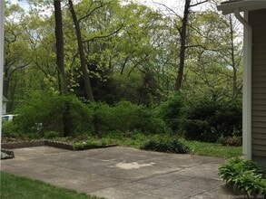 17 Cherokee Dr in Oxford, CT - Building Photo - Building Photo