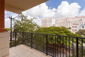 100 Andalusia Ave, Unit 301 in Coral Gables, FL - Building Photo - Building Photo