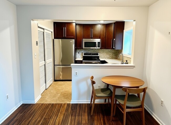 2604 S Arlington Mill Dr, Unit C in Arlington, VA - Building Photo - Building Photo