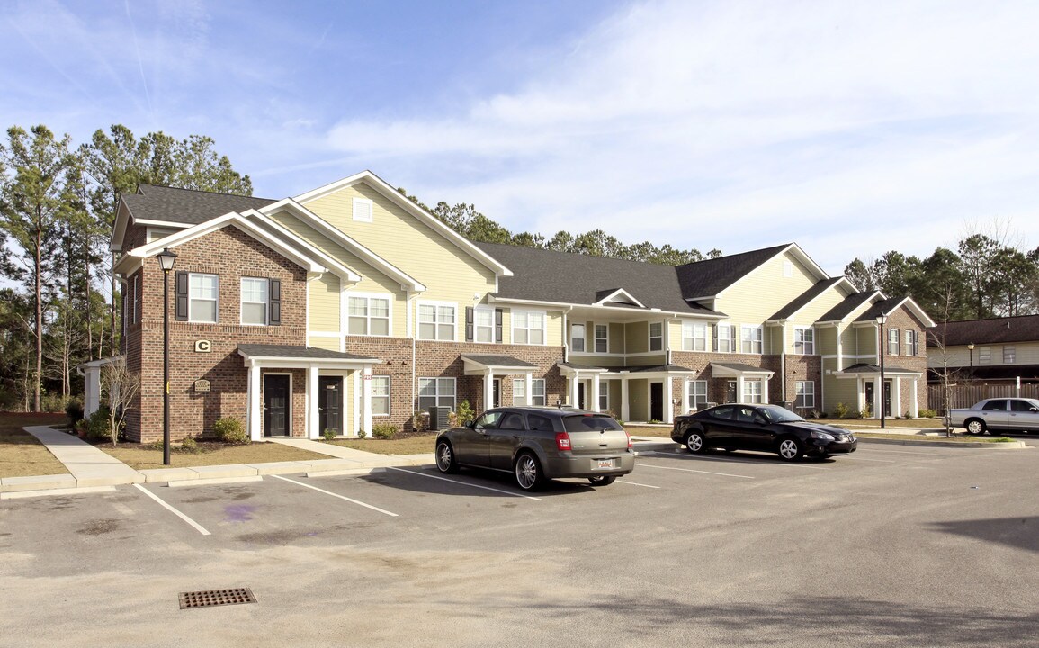Collins Park Apartments in Goose Creek, SC - Foto de edificio