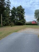 12 Farren Ave, Unit Floor 3 in Turners Falls, MA - Building Photo - Building Photo