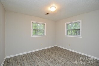 331 Friendship Dr in Matthews, NC - Building Photo - Building Photo