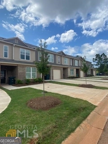 1230 Honeysuckle St in Greensboro, GA - Building Photo