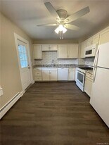 30 Center St in Highland Falls, NY - Building Photo