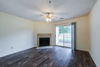 Chason Ridge Apartment Homes in Fayetteville, NC - Foto de edificio - Building Photo