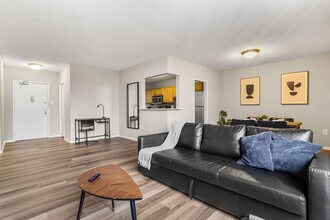 1201 S Bell St in Arlington, VA - Building Photo - Building Photo