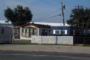 Woodlynne Mobile Home Community in Camden, NJ - Foto de edificio - Building Photo