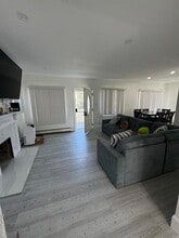 18 Homecrest Ct in Oceanside, NY - Building Photo - Building Photo