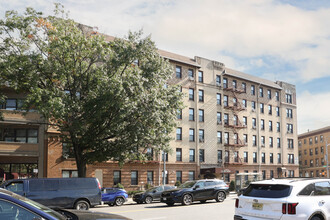 Castle Court in Brooklyn, NY - Building Photo - Building Photo