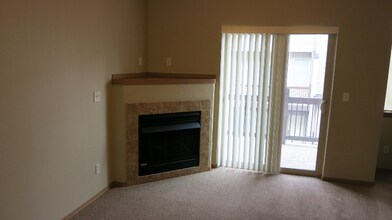 2979 SE 92nd Ave in Portland, OR - Foto de edificio - Building Photo