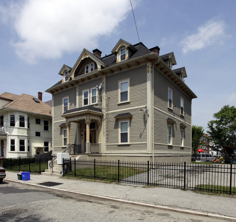 45 Mawney St in Providence, RI - Building Photo