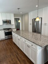 953 Burton Ave in Highland Park, IL - Building Photo