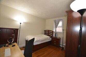 320 Tappan St, Unit 1B in Brookline, MA - Building Photo - Building Photo