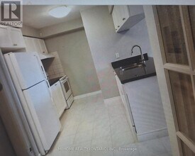 3880-3880 Duke of York Blvd in Mississauga, ON - Building Photo - Building Photo