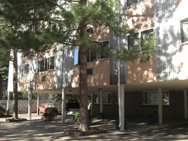 Executive Apartments in Denver, CO - Building Photo