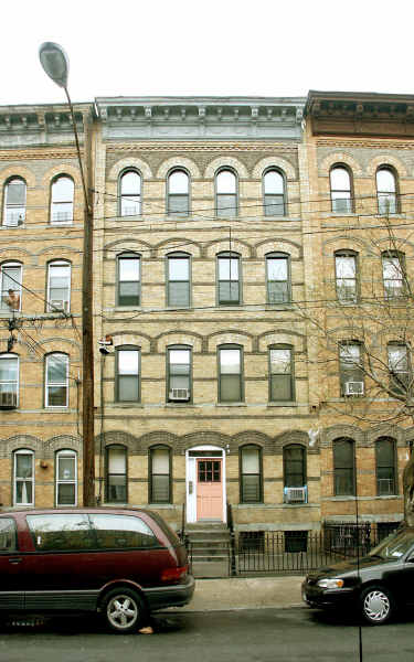 439 Bleecker St in Brooklyn, NY - Building Photo