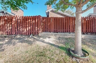 2569 Shady Ridge Dr in Bedford, TX - Building Photo - Building Photo