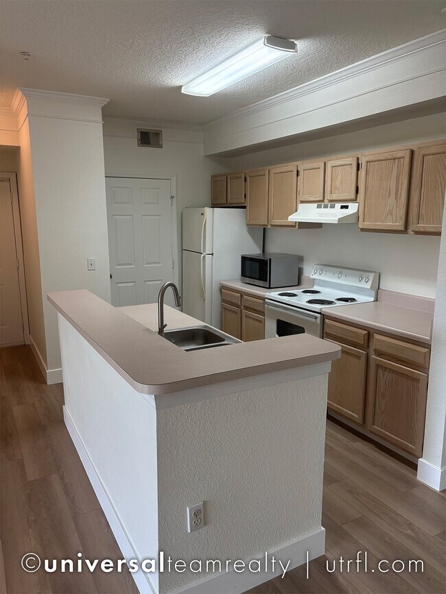 11510 Villa Grand in Ft. Myers, FL - Foto de edificio - Building Photo