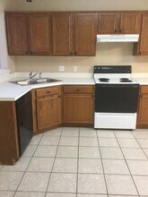 221 Lancelot Dr in Weatherford, TX - Building Photo - Building Photo