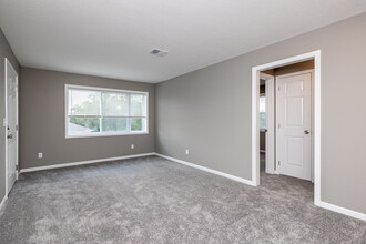 Legacy Apartments in Kansas City, MO - Foto de edificio - Interior Photo