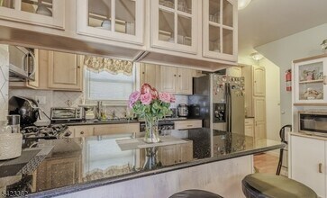 66 Garrison St in Newark, NJ - Building Photo - Building Photo