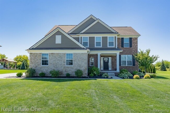 property at 124 Oakland Crest Dr