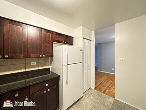 1522 W Morse Ave, Unit M09B in Chicago, IL - Building Photo - Building Photo