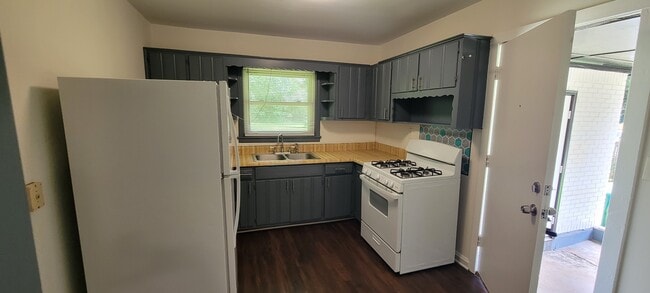 1952 Pinedale Pl in Decatur, GA - Foto de edificio - Building Photo