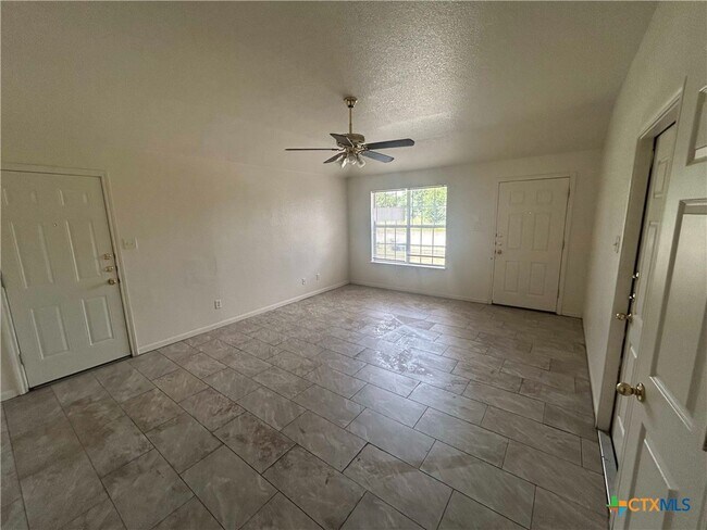 204 Castellon Ct in Killeen, TX - Foto de edificio - Building Photo