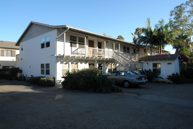 1920 San Pascual St in Santa Barbara, CA - Foto de edificio - Building Photo
